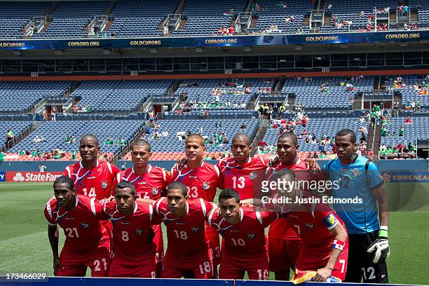 Panama poses on the pitch before taking on Canada in a CONCACAF Gold Cup match at Sports Authority Field at Mile High on July 14, 2013 in Denver,...