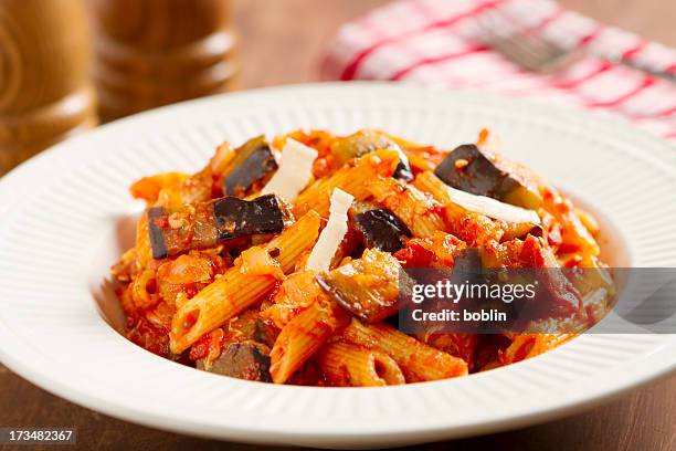 pasta alla norma - pasta foto e immagini stock
