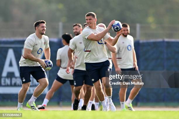 Owen Farrell of England lines up a pass during the Captain's Run at Stade Georges Carcassonne on October 14, 2023 in Aix-en-Provence, France.