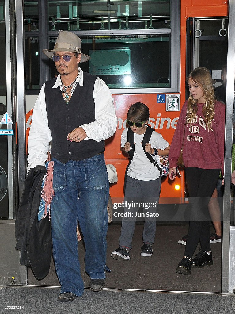 Johnny Depp Arrives In Tokyo