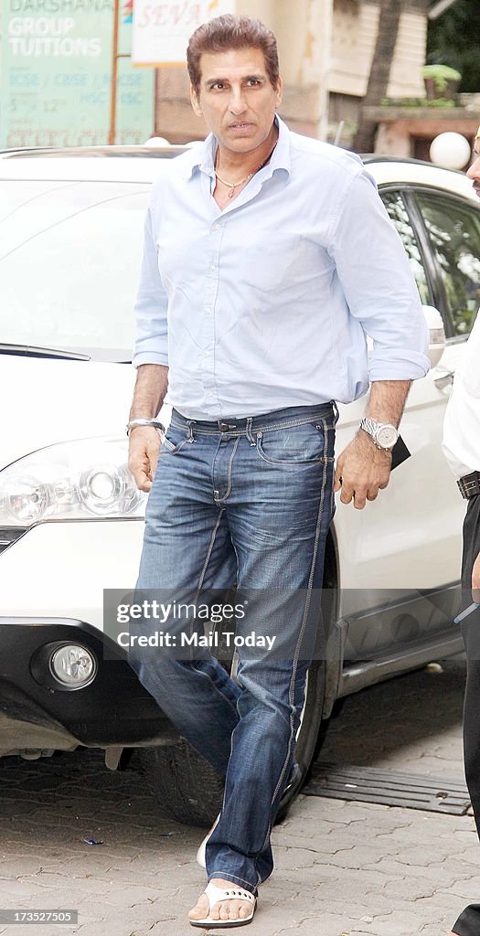 Chautha Mukesh Rishi attends legendary actor Pran's chautha ceremony in... News ...