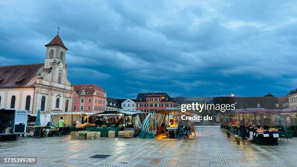 ludwigsburg, germany, vegetable and fruit market on the market square - ludwigsburgo stock pictures, royalty-free photos & images