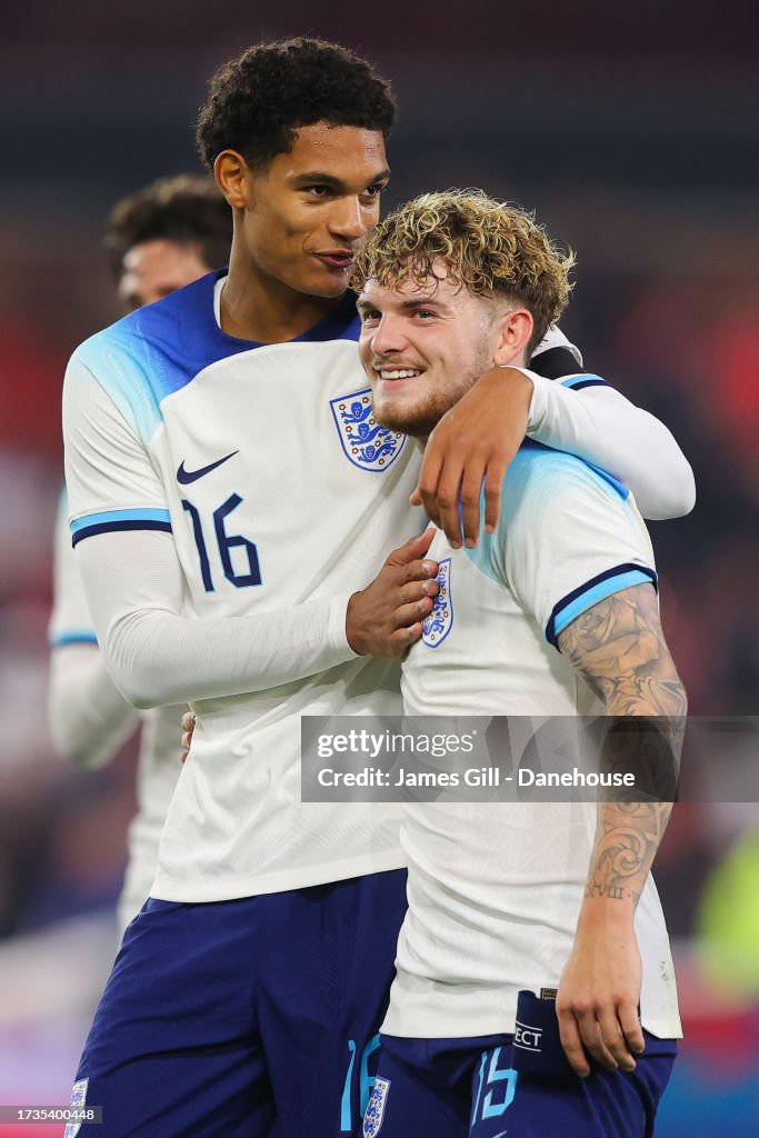 Jarell Quansah and Harvey Elliott of England during the UEFA U21