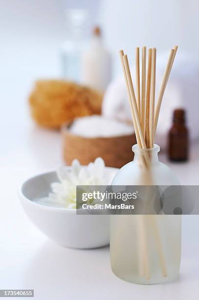 spa aromatherapy on white - luchtverfrisser stockfoto's en -beelden