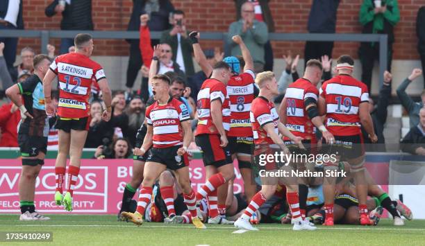 Stephen Varney of Gloucester celebrates after Jamal Ford-Robinson scores the winning try during the Gallagher Premiership Rugby match between...