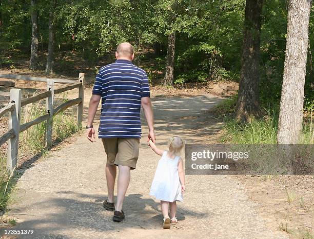 padre e hija - jane walker wood fotografías e imágenes de stock