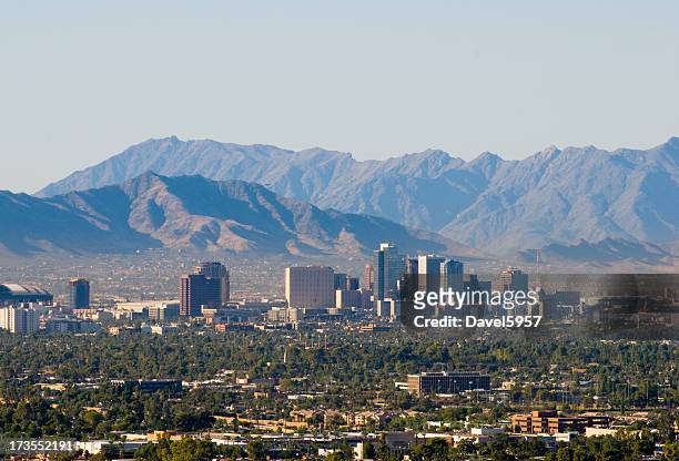 the skyline of downtown phoenix, arizona - phoenix arizona stockfoto's en -beelden