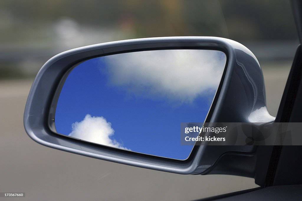 Rear mirror with sky