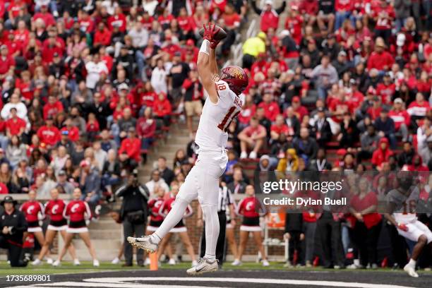 Benjamin Brahmer of the Iowa State Cyclones makes a catch for a touchdown in the second quarter against the Cincinnati Bearcats at Nippert Stadium on...