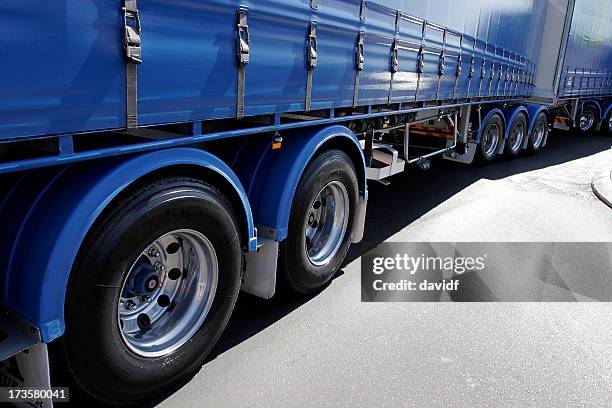 b double wheels - convoy stock pictures, royalty-free photos & images