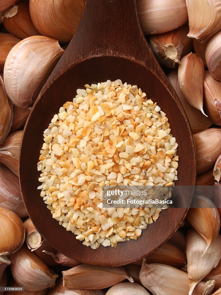 Dehydrated garlic
