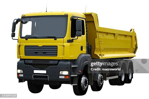 amarillo camión aislado en blanco - camión de descarga fotografías e imágenes de stock