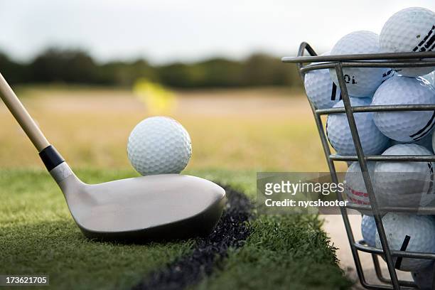 driving range practice - golfclub stockfoto's en -beelden