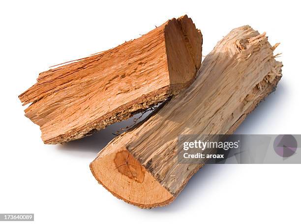 bois de chauffage deux - bois de chauffage photos et images de collection