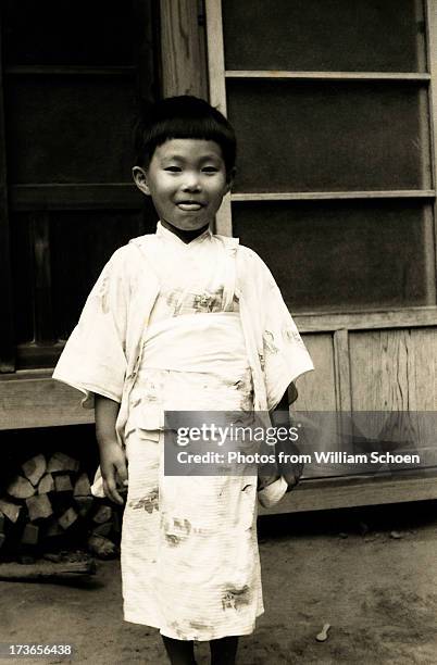japanese boy - showa period fotografías e imágenes de stock
