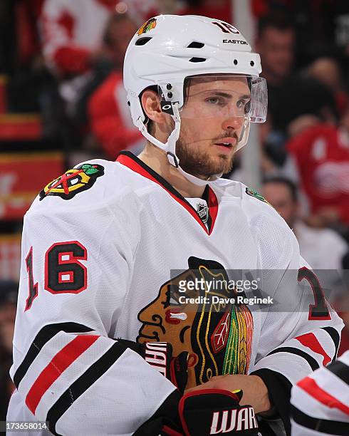 Marcus Kruger of the Chicago Blackhawks gets set for the face-off during Game Six of the Western Conference Semifinals against the Detroit Red Wings...