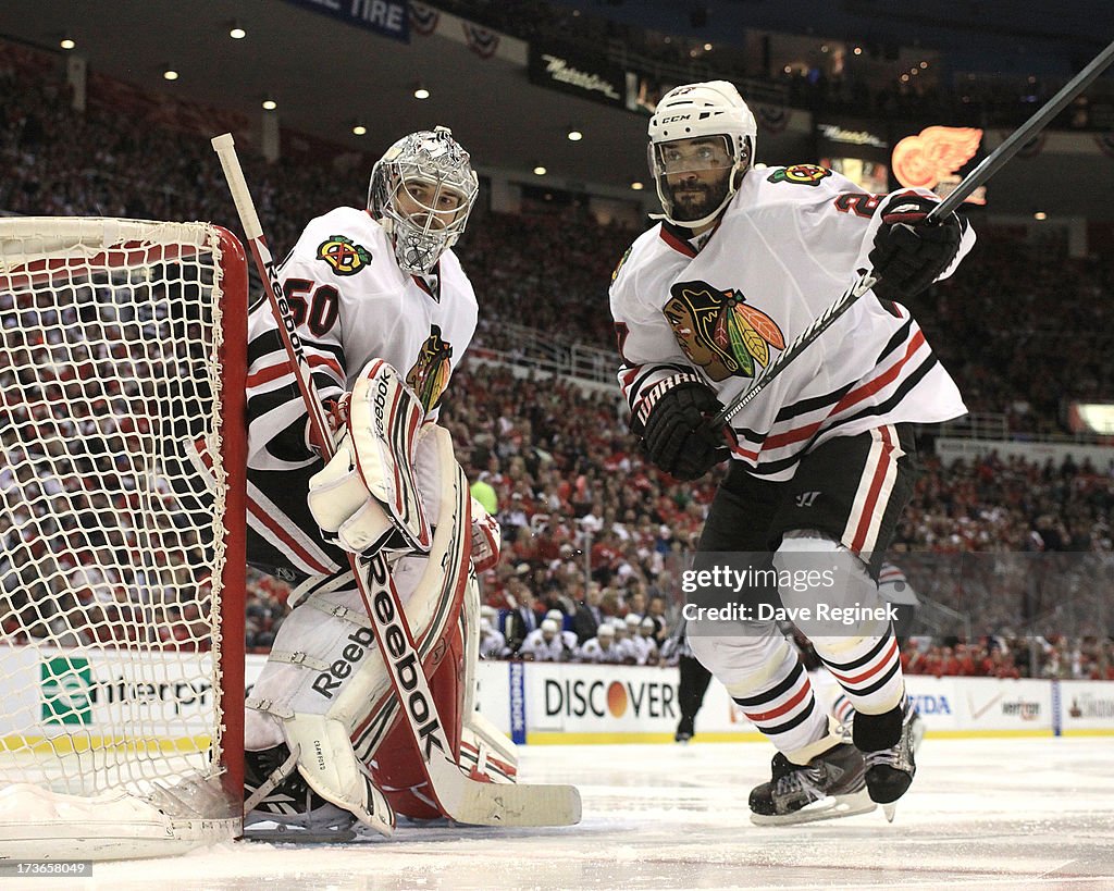 Chicago Blackhawks v Detroit Red Wings - Game Six