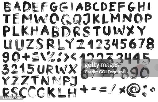 Zahlen und Großbuchstaben isoliert auf weißem Blatt Papier - Illustration in Vektor mit personalisiertem Alphabet-Design - einzigartige Vorlage mit Schildern, die von Hand mit schwarzem Nadelstich und rauem Pinsel gemalt wurden - Kritzeleien mit originel Zahlen und Großbuchstaben isoliert auf weißem Blatt Papier - Illustration in Vektor mit personalisiertem Alphabet-Design - einzigartige Vorlage mit Schildern, die von Hand mit schwarzem Nadelstich und rauem Pinsel gemalt wurden - Kritzeleien mit originel