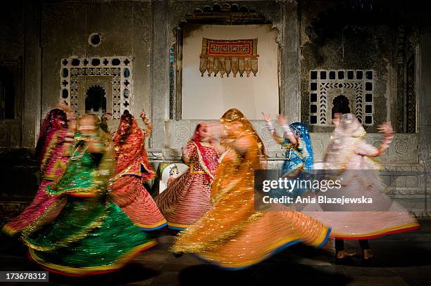 rajasthani dances - udaipur imagens e fotografias de stock