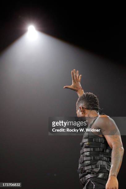 Usher performs in concert at the HP Pavilion on May 29, 2011 in San Jose, California.