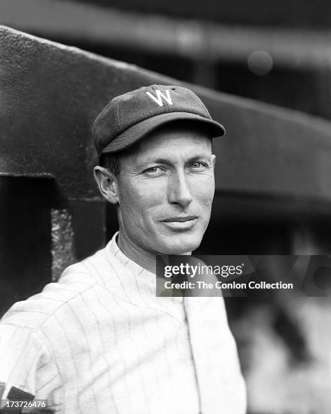 Sam Rice Making Catch A portrait of Sam Rice of the Washington Senators in 1928. News Photo ...