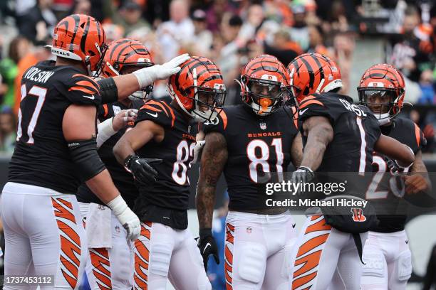 Tyler Boyd of the Cincinnati Bengals celebrates his touchdown with teammates during the first quarter against the Seattle Seahawks at Paycor Stadium...