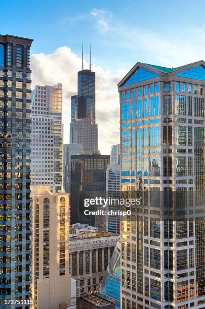 chicago loop - thompson center stock pictures, royalty-free photos & images