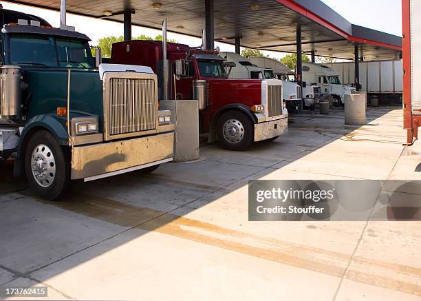 fuel station - diesel kraftstoff stock-fotos und bilder