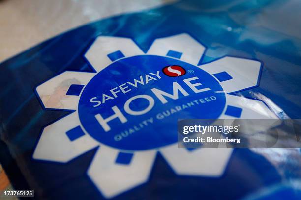 Roll of Safeway Inc. Paper towels is arranged for a photograph in Torrance, California, U.S., on Tuesday, July 16, 2013. Safeway Inc. Is scheduled to...