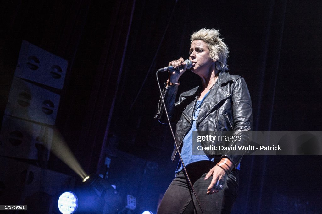 Cat Power Performs At L Olympia