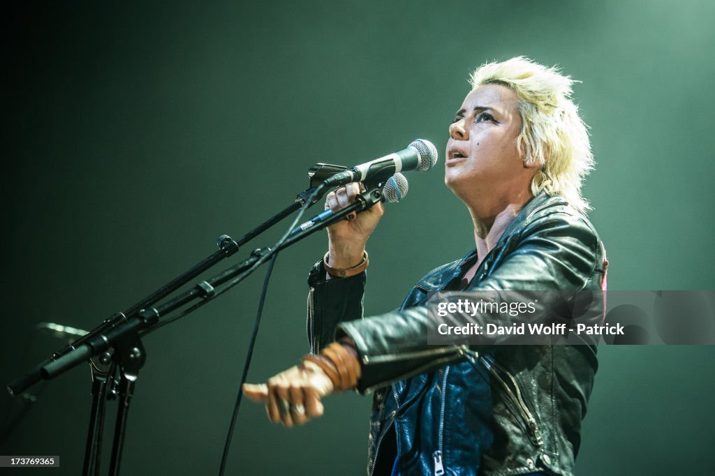 Cat Power Performs At L Olympia