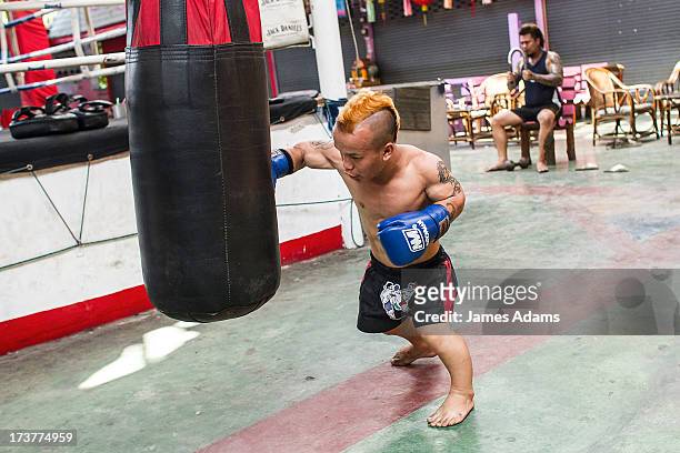 Gezond eten zwaarlijvigheid paus 41 Muay Thai Boxer Tae Goes About His Daily Routine Photos and Premium High  Res Pictures - Getty Images