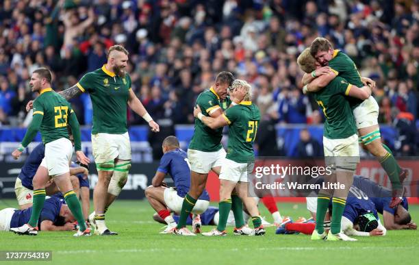 The players of South Africa celebrate victory at full-time following the Rugby World Cup France 2023 Quarter Final match between France and South...