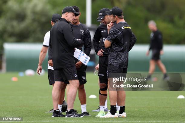 Head coach Michael Maguire during a New Zealand Kiwis league training session at The Trusts Arena on October 16, 2023 in Auckland, New Zealand.