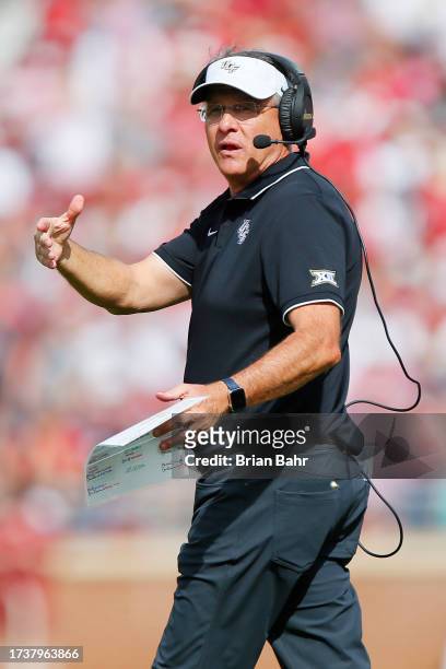 Head coach Gus Malzahn of the UCF Knights directs his team during a time out against the Oklahoma Sooners in the first half at Gaylord Family...