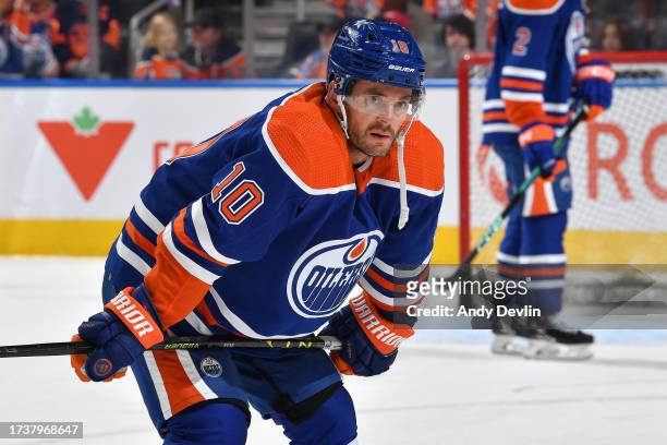 Derek Ryan of the Edmonton Oilers participates in warm ups before the game against the Winnipeg Jets at Rogers Place on October 21 in Edmonton,...