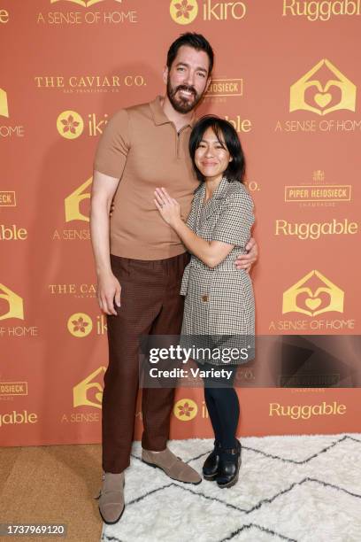 Drew Scott and Linda Phan at the A Sense of Home Gala held on October 21, 2023 in Los Angeles, California.