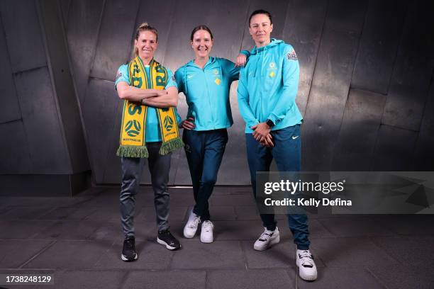 Elise Kellond-Knight of the CommBank Matildas, Carly Salmon, Goalkeeper/Midfielder of the CommBank ParaMatildas and Emily Gielnik of the CommBank...