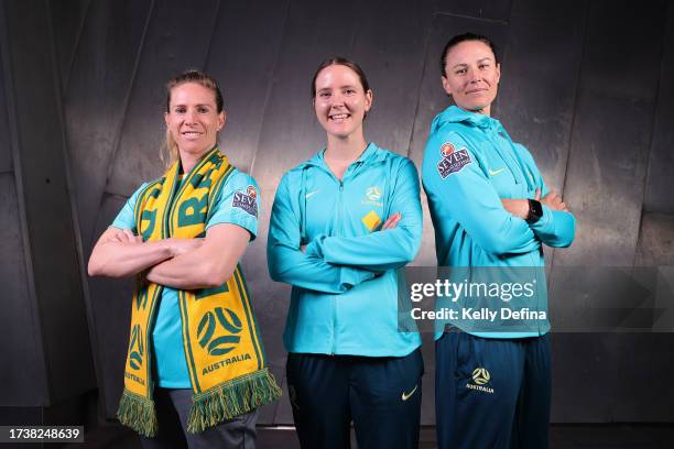 Elise Kellond-Knight of the CommBank Matildas, Carly Salmon, Goalkeeper/Midfielder of the CommBank ParaMatildas and Emily Gielnik of the CommBank...