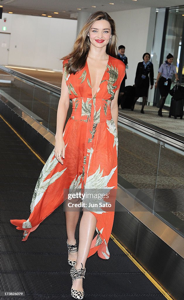 Miranda Kerr Arrives In Tokyo