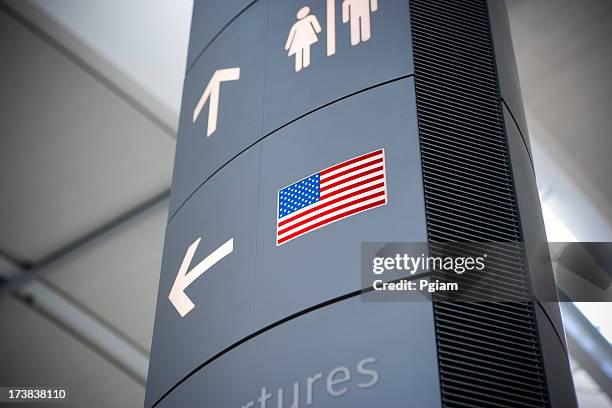 sign for american destination - douane stockfoto's en -beelden