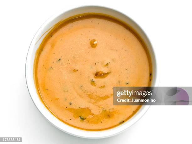 gazpacho from above - bowl of soup stockfoto's en -beelden