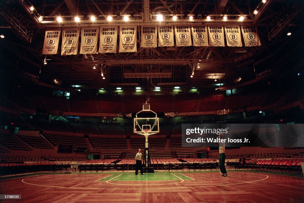 Larry Bird practices his jumpshot