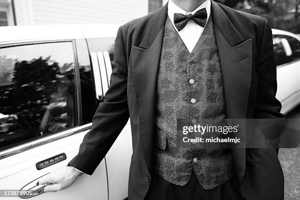 limousine service - prom limousine stock pictures, royalty-free photos & images