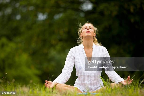 yoga - blonde yoga stock pictures, royalty-free photos & images