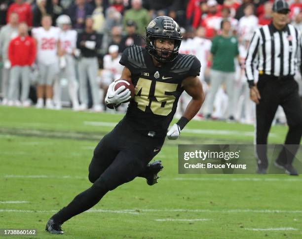 Devin Mockobee of the Purdue University Boilermakers breaks to the outside for a first down in the third quarter against the Ohio State Buckeyes at...