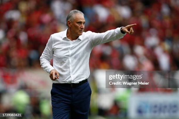 Adenor Tite coach of Flamengo reacts during the match between Flamengo and Vasco Da Gama as part of Brasileirao 2023 at Maracana Stadium on October...