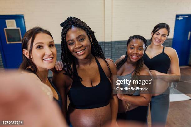 Bumping But Bumpin Photos and Premium High Res Pictures - Getty Images