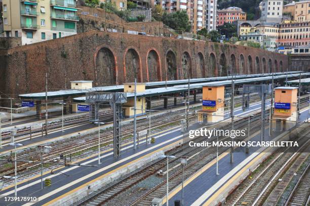 railway tracks in genoa piazza principe railway station - genova piazza principe railway station stock pictures, royalty-free photos & images