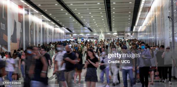 Central station Hong Kong MTR subway during rush hour, Hong Kong, China.